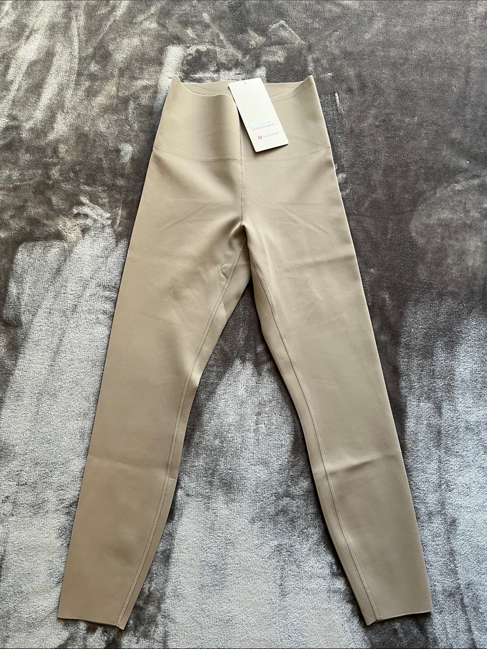 🆕 Lululemon Glow Up SHR Tight 25” in WSHG (warm ash grey), size 6